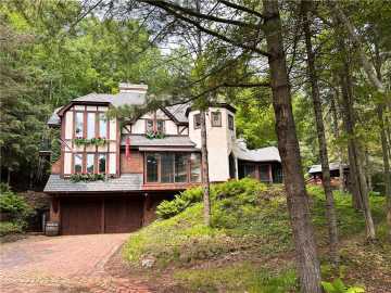 27.88 acres in Stone Lake