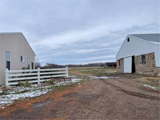 New Auburn Farm Real Estate