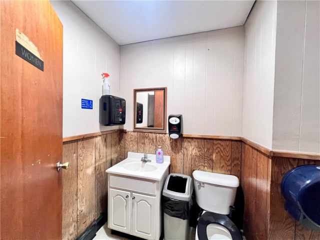 Stone Lake Commercial Real Estate