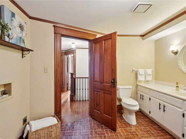 Waterloo Multifamily Real Estate