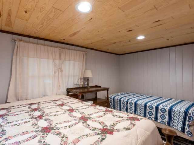 Minong Residential Real Estate